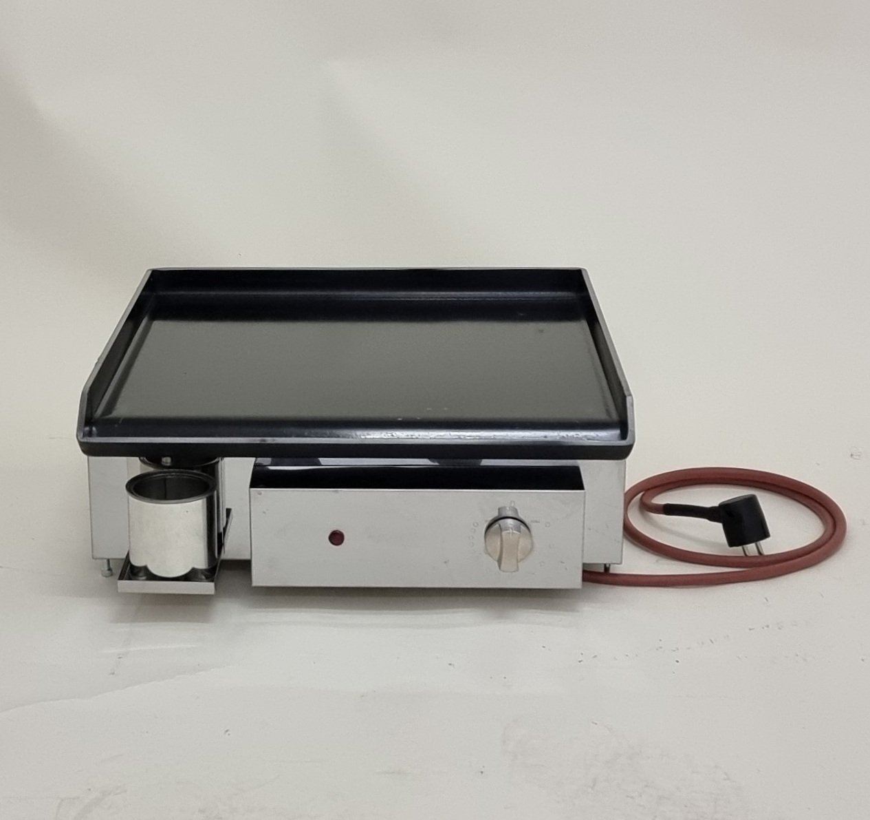 Countertop electric grill E450 PRO factory direct by Furlan with 45x45 cm steel plate